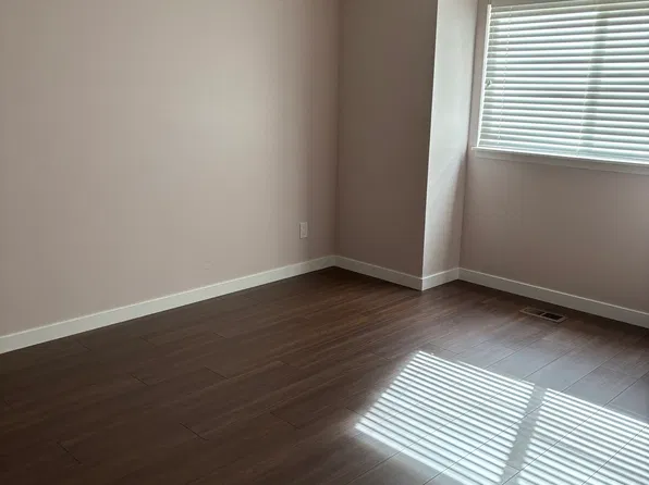 15000 SW Farmington Rd APT 5, Beaverton, OR 97007