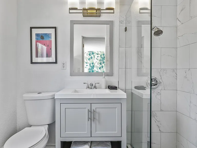 483 E Francis Dr — Photo 14