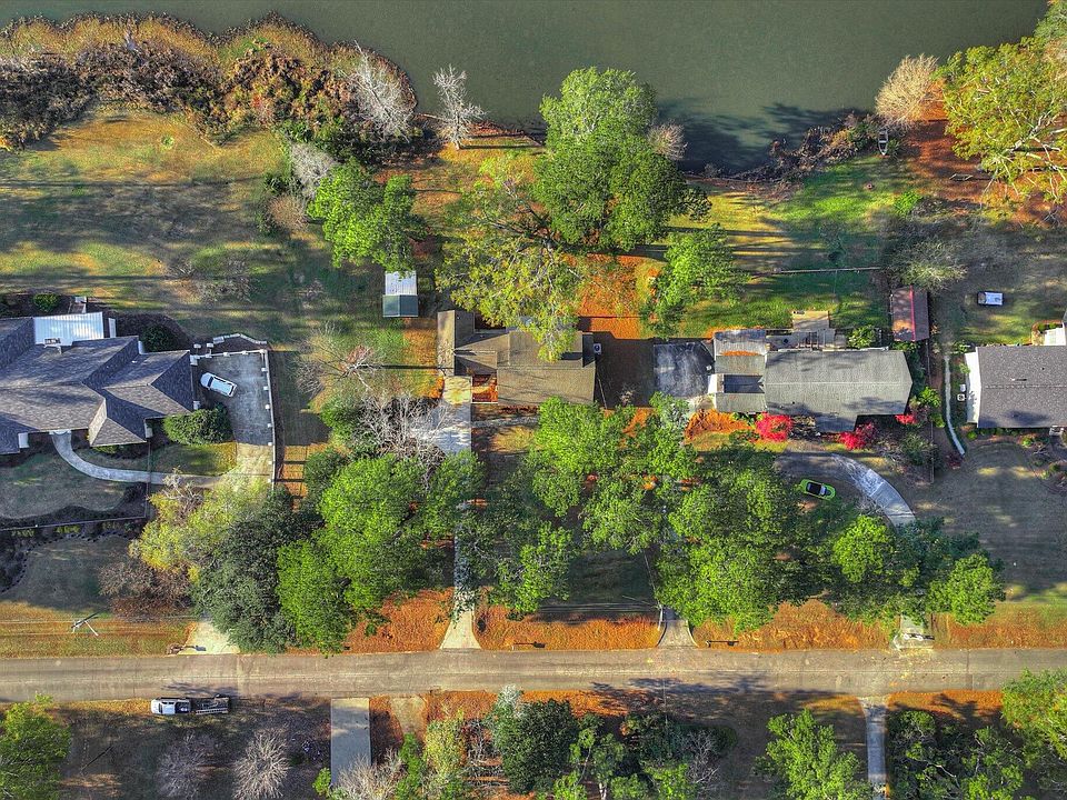 65th image of 134 Lake Bluff Drive