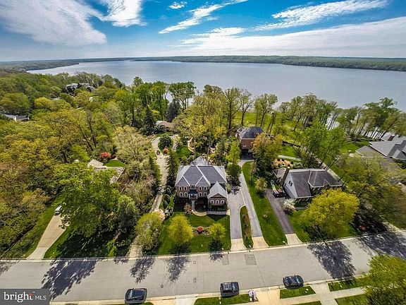 3rd image of 9315 Ludgate Dr