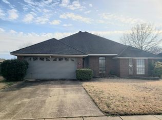 5752 Bayou Dr, Bossier City, LA 71112