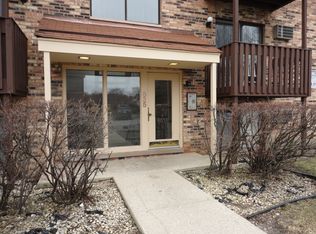535 Brookside Dr #F 3, Westmont, IL 60559