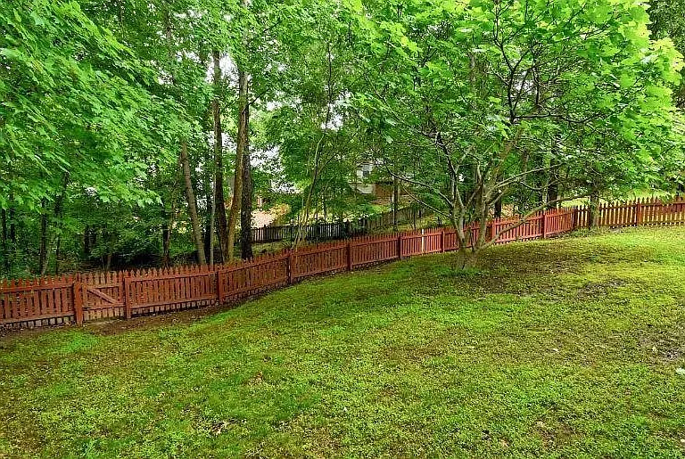 305 Caraway Ln — Photo 32