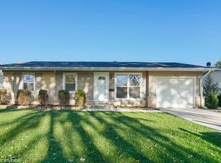 213 Tanglewood Dr, Elk Grove Village, IL 60007