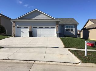 1811 NW 46th St, Lincoln, NE 68528
