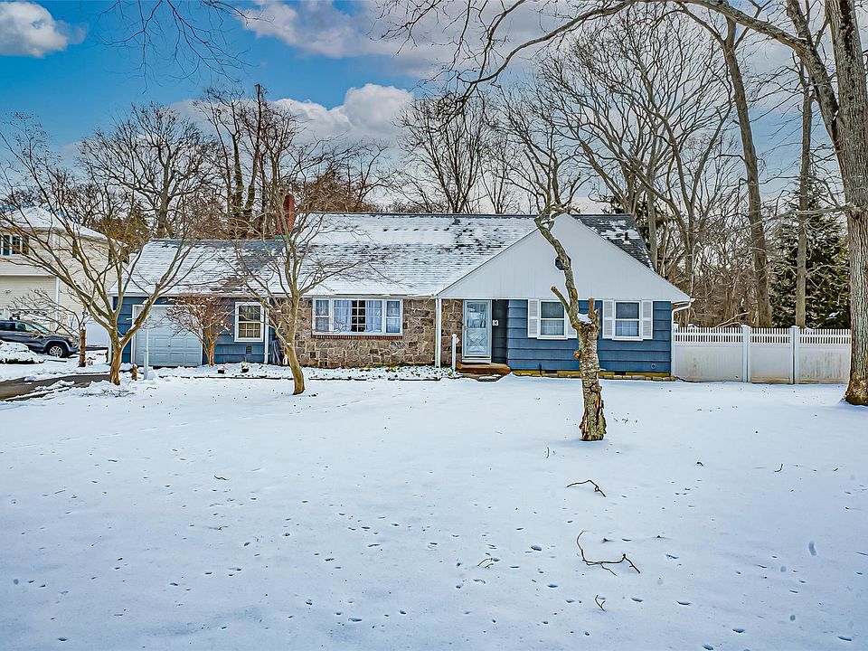 1st image of 83 Hollins Lane