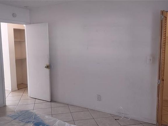 3rd image of 207 NW 32nd Ct APT 205