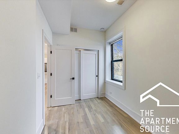 5th image of 2551 W Hirsch St #2E