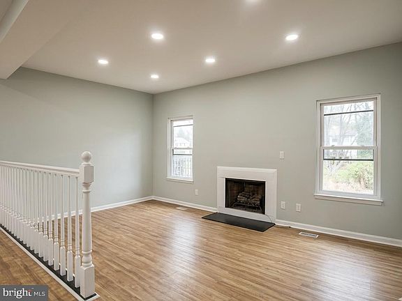4th image of 21 Neves Ct