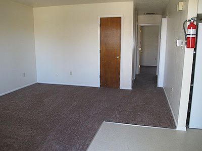 1st image of 3304 Wellesley Ct NE APT 2