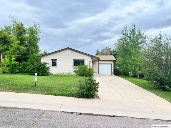 1310 Sully St, Laramie, WY 82072