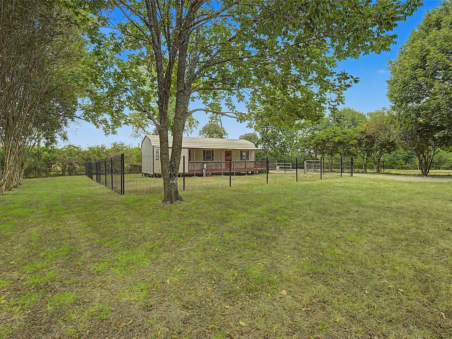1 bed, 1.0 bath, 560 sqft, $1,700 — Photo 1