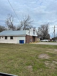 4th image of 9085 Main St