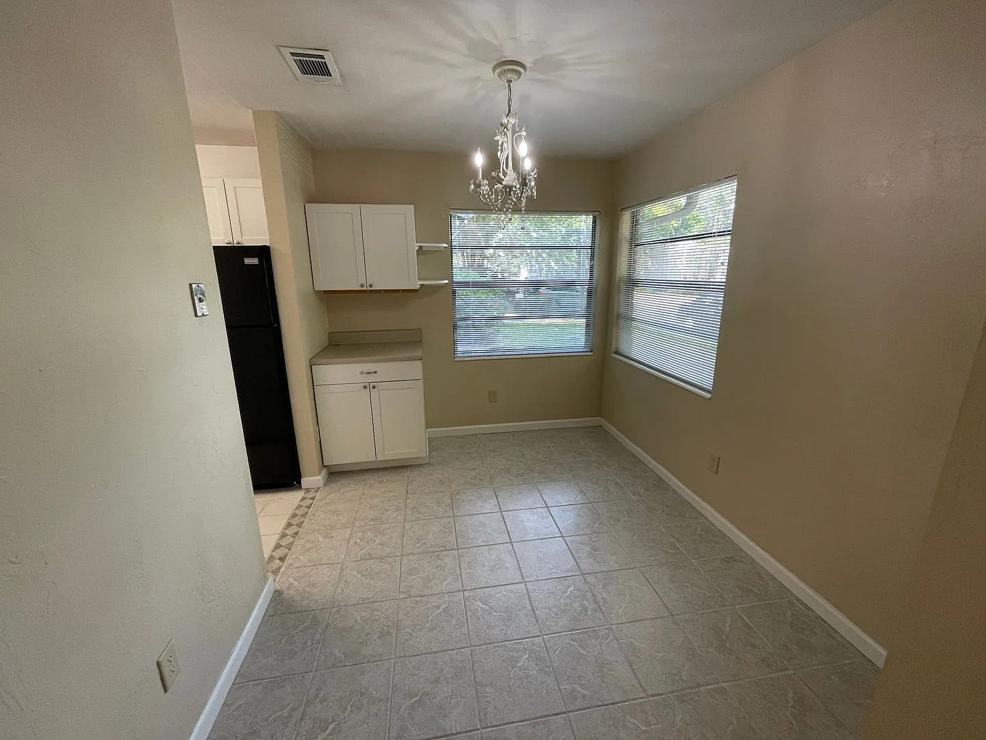 Beautiful 2 Bed / 2 Bath Brick Condo — Photo 4