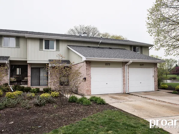 1573 Brittany Ct, Wheaton, IL 60189