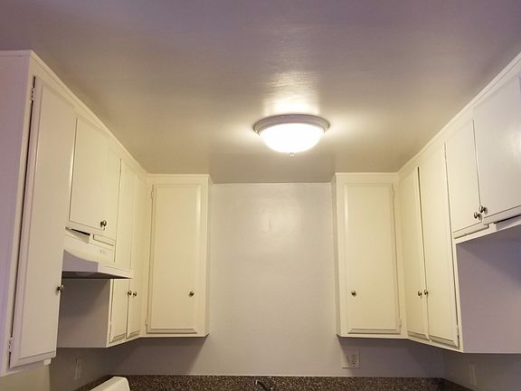 3rd image of 821 Bridewell St APT A