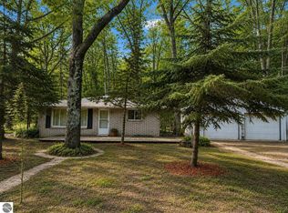 8903 Vagabond Ln, Interlochen, MI 49643