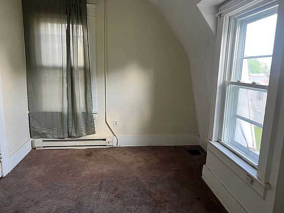 4th image of 167 Chittenden St APT 8