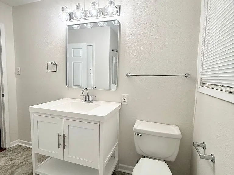 824 S Anderson St — Photo 14