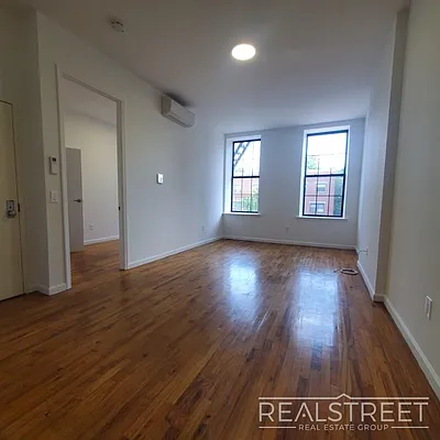 Rented by Real Street Inc | media 2