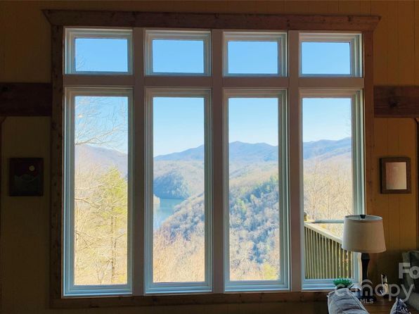 561 Deals Gap Rd, Robbinsville, NC 28771