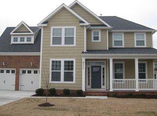 2111 Beeblossom Ln, Chesapeake, VA 23323