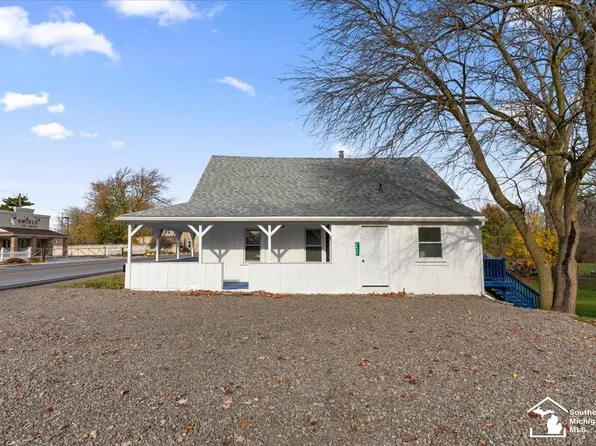 8696 Swan Creek Rd, Newport, MI 48166