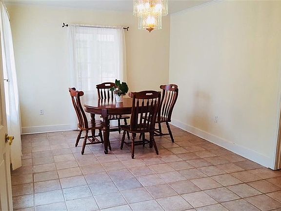 4th image of 336 Borrel St