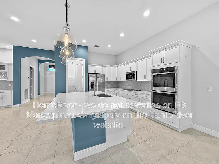 12482 SW Sunrise Lake Ter — Photo 4