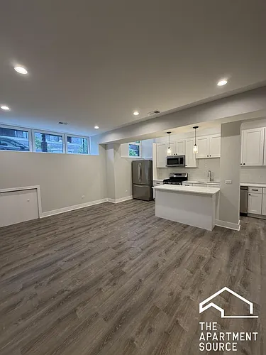 2247 W Lawrence Ave #3 Photo 1