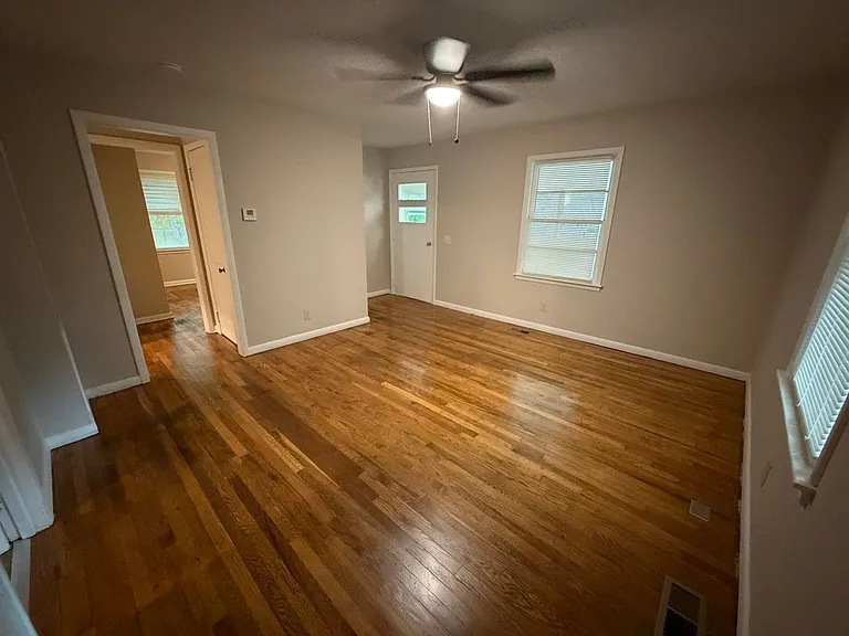124 Holly St SE — Photo 7