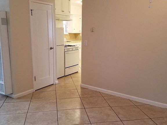 3rd image of 1130 E 5th St #6955172