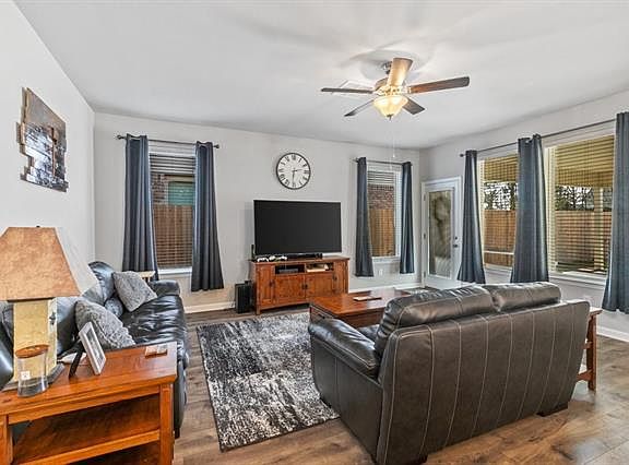 3rd image of 323 Windsor Woods Dr