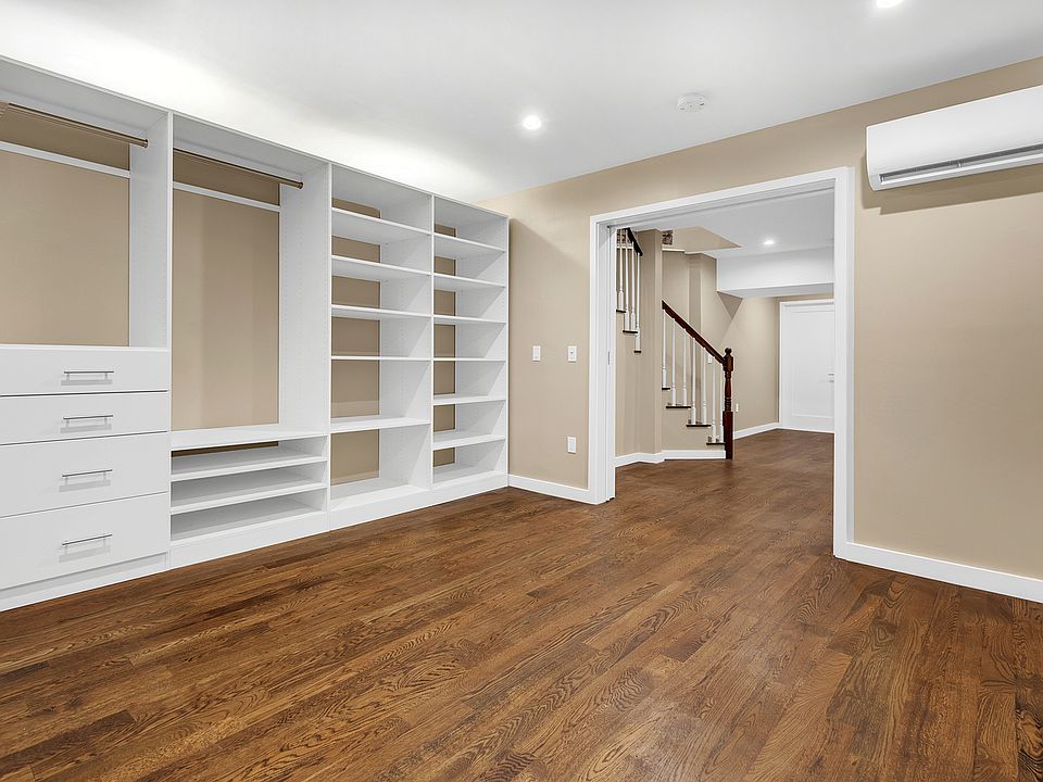 1st image of 420 E 66th St APT 1a