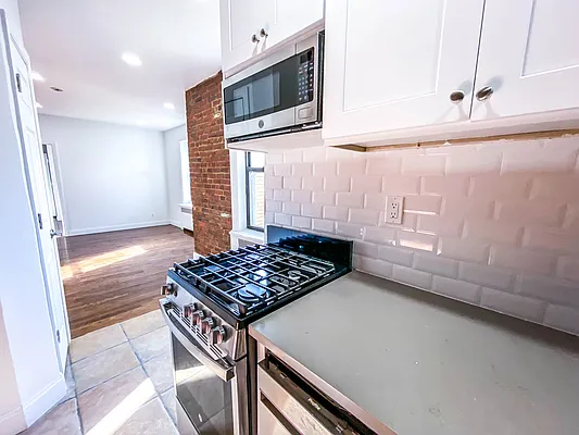 Rented by Voro New York | media 71