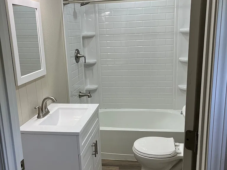 2436 Stillwell Ave — Photo 5