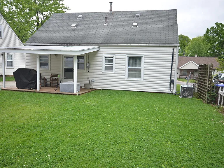 342 Jennings Ave — Photo 4