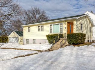 2121 W 6th St, Waterloo, IA 50702