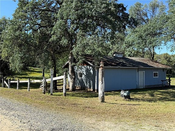 3rd image of 4952 Hidden Springs Rd