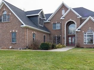 1802 Black Oak Dr, McHenry, IL 60050