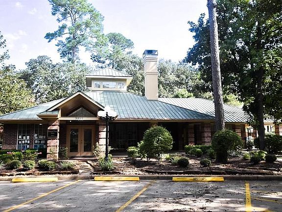 2nd image of 2803 Kings Crossing Dr APT 203