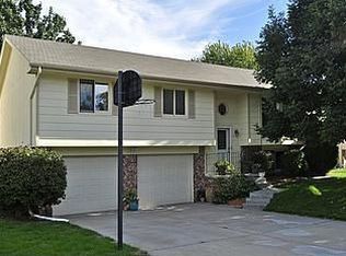 8712 Pratt St, Omaha, NE 68134