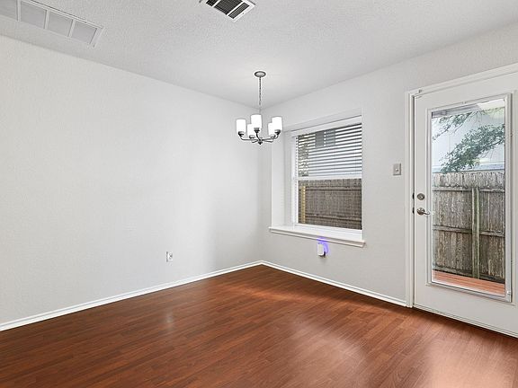 5th image of 1013 Sweet Melissa Dr