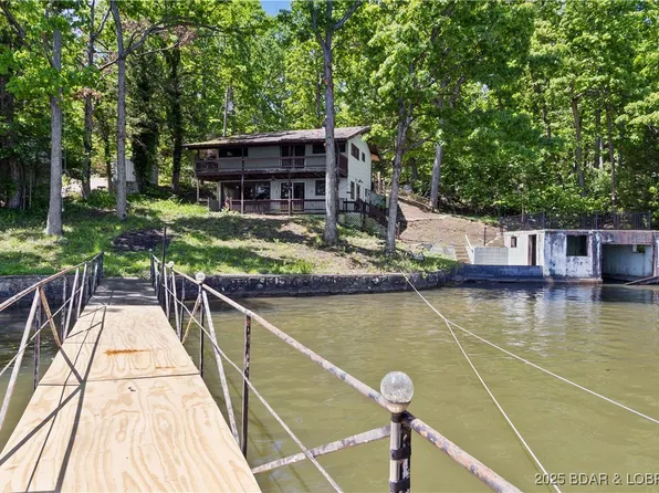 1389 Greenview Dr, Camdenton, MO 65020
