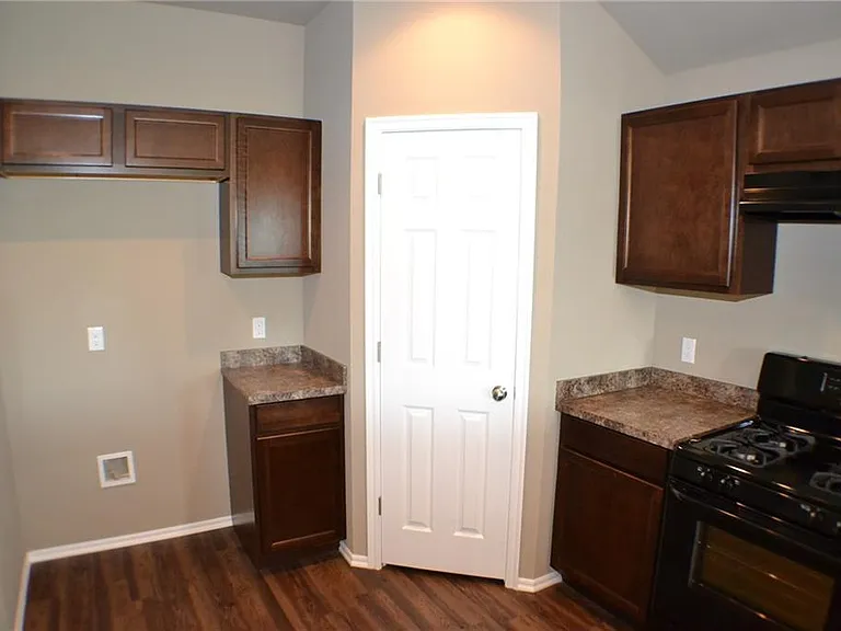 2414 Canyon Creek Dr — Photo 7