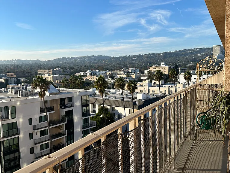 100 S Doheny Dr #923 — Photo 28