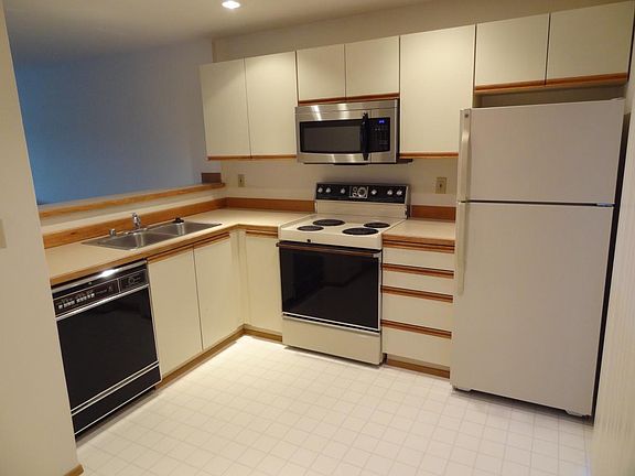 2nd image of 4139 178th Ln SE