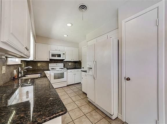 5th image of 3117 Watson Dr