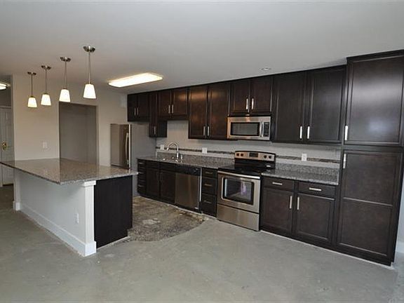 3rd image of 2200 Victory Pkwy Unit 1106