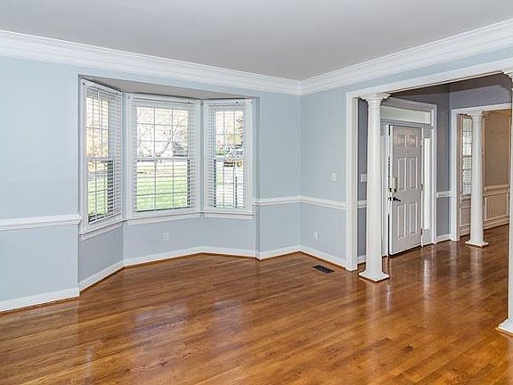 5th image of 9163 Sycamore Hill Pl
